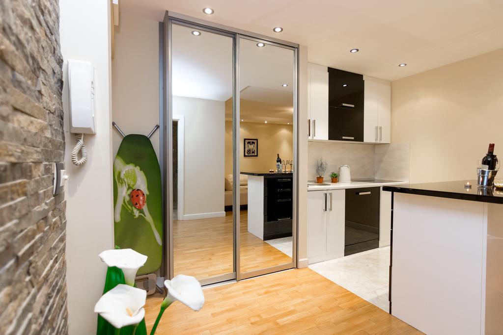 Slavija Square Apartments Belgrade Room photo