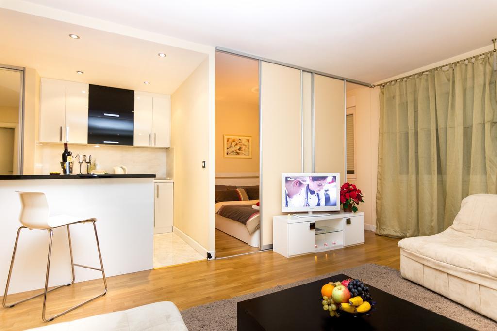 Slavija Square Apartments Belgrade Room photo